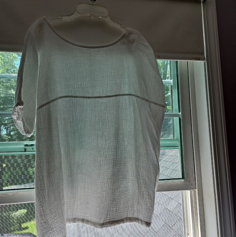 White Lightweight Textured Women’s Top